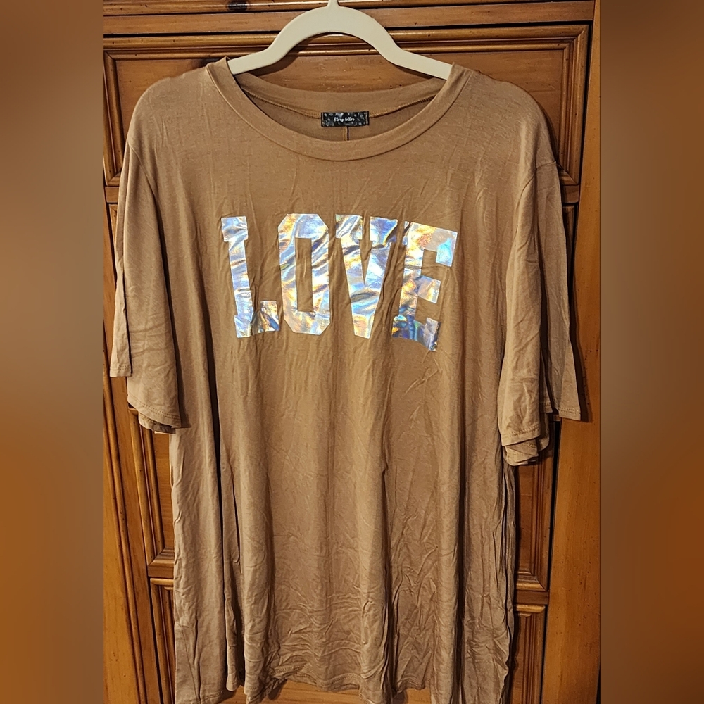STORYTELLER Short Sleeve Tee with Holographic LOVE Print